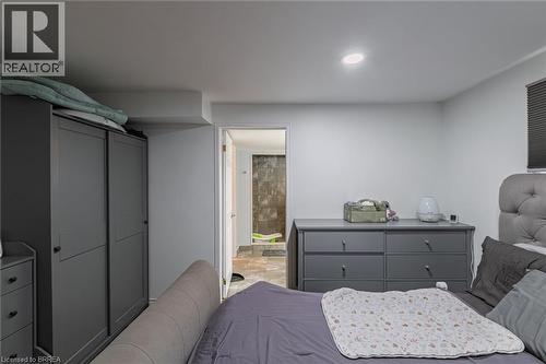 2104 Governors Road, Hamilton, ON - Indoor Photo Showing Bedroom