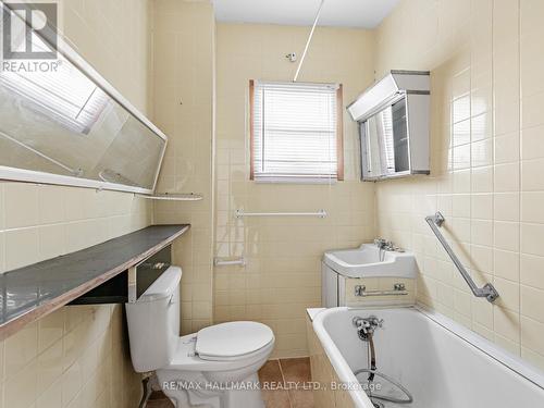 85 Lindsey Avenue, Toronto, ON - Indoor Photo Showing Bathroom