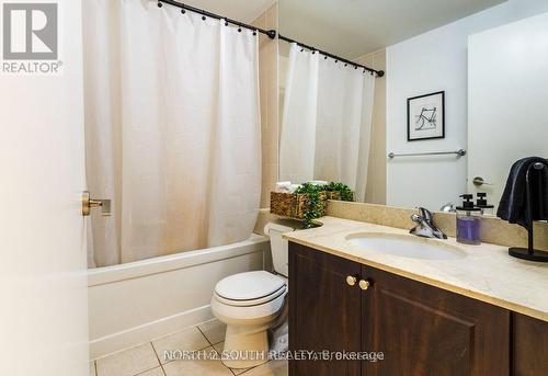 712 - 215 Fort York Boulevard, Toronto, ON - Indoor Photo Showing Bathroom