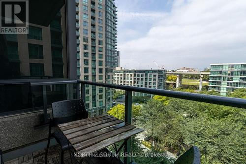 712 - 215 Fort York Boulevard, Toronto, ON - Outdoor