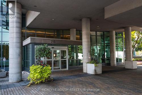 712 - 215 Fort York Boulevard, Toronto, ON - Outdoor