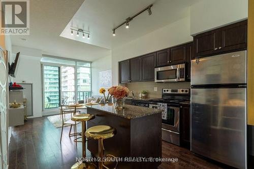 712 - 215 Fort York Boulevard, Toronto, ON - Indoor Photo Showing Kitchen With Stainless Steel Kitchen