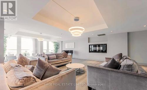 516 - 628 Fleet Street, Toronto, ON - Indoor Photo Showing Living Room