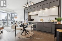 3006 - 15 GRENVILLE STREET  Toronto, ON M4Y 0B9