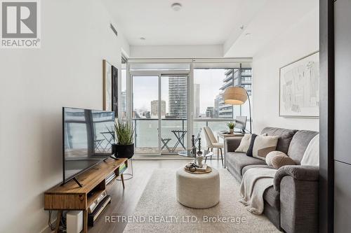3006 - 15 Grenville Street, Toronto, ON - Indoor Photo Showing Living Room