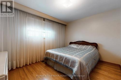 224 Fairglen Avenue, Toronto, ON - Indoor Photo Showing Bedroom