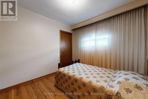 224 Fairglen Avenue, Toronto, ON - Indoor Photo Showing Bedroom