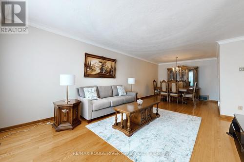 224 Fairglen Avenue, Toronto, ON - Indoor Photo Showing Living Room