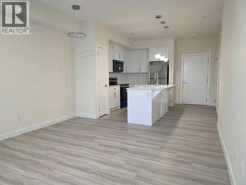 2220, 15 Skyview Point Crescent, Calgary, AB - Indoor Photo Showing Kitchen