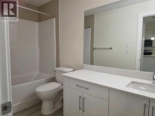 2220, 15 Skyview Point Crescent, Calgary, AB - Indoor Photo Showing Bathroom