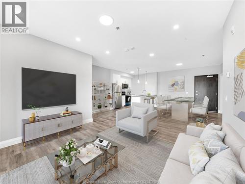 4785 Walker Road Unit# 604, Windsor, ON - Indoor Photo Showing Living Room