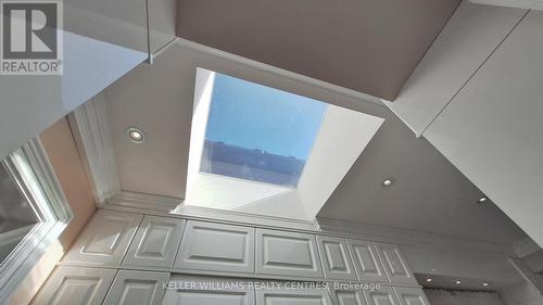 33 Maple Grove Avenue, Richmond Hill, ON - Indoor Photo Showing Other Room