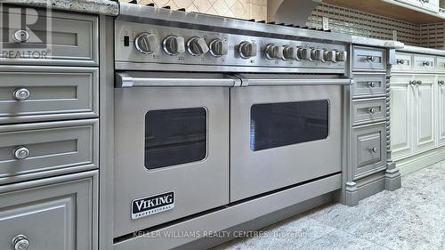 33 Maple Grove Avenue, Richmond Hill, ON - Indoor Photo Showing Kitchen