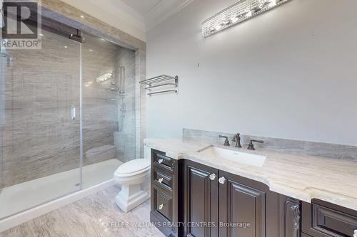 33 Maple Grove Avenue, Richmond Hill, ON - Indoor Photo Showing Bathroom