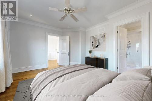 33 Maple Grove Avenue, Richmond Hill, ON - Indoor Photo Showing Bedroom
