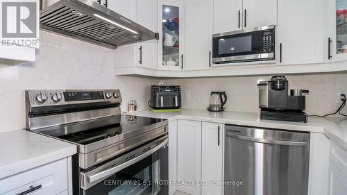 3 Coleman Drive, Barrie, ON - Indoor Photo Showing Kitchen With Stainless Steel Kitchen