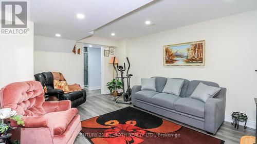 3 Coleman Drive, Barrie, ON - Indoor Photo Showing Living Room
