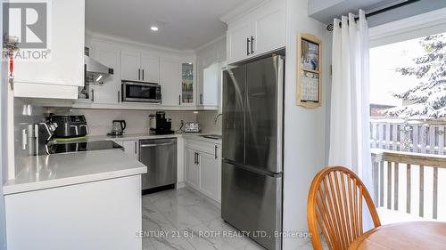 3 Coleman Drive, Barrie, ON - Indoor Photo Showing Kitchen With Stainless Steel Kitchen