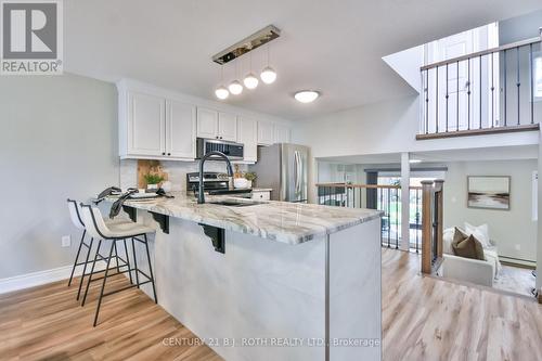 49 Ridgeway Avenue, Barrie, ON - Indoor Photo Showing Kitchen With Upgraded Kitchen
