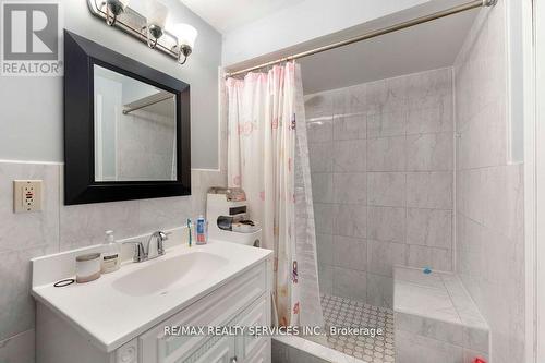 12 Nuttall Street, Brampton, ON - Indoor Photo Showing Bathroom
