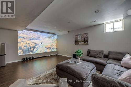 1247 Agram Drive, Oakville, ON - Indoor Photo Showing Living Room
