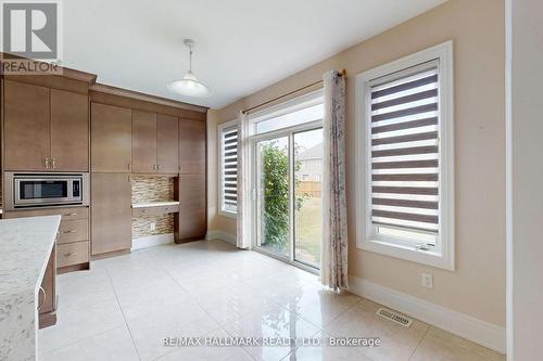 61 Mcisaac Drive, Springwater, ON - Indoor