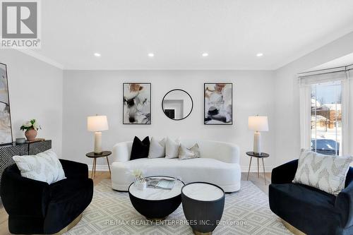 25 Porteous Circle, Brampton, ON - Indoor Photo Showing Living Room