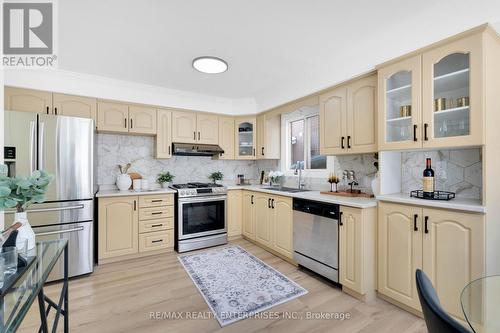 25 Porteous Circle, Brampton, ON - Indoor Photo Showing Kitchen
