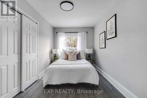 4 Madison Avenue, Hamilton, ON - Indoor Photo Showing Bedroom
