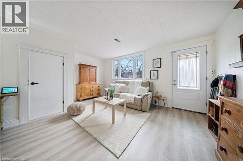 68 Oak Street, Brantford, ON - Indoor Photo Showing Living Room