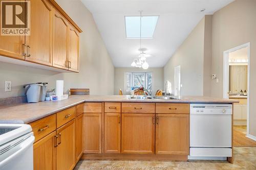 18-80 Centre Unit# 18, London, ON - Indoor Photo Showing Kitchen With Double Sink