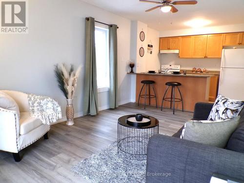 106 - 94 Aspen Springs Drive, Clarington (Bowmanville), ON - Indoor