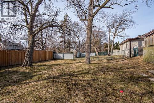 View of yard - 120 Fourth Avenue, Kitchener, ON - Outdoor