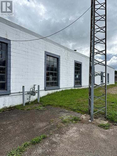 15 Mill Street E, Perth East (Milverton), ON 