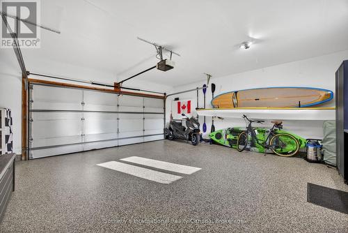 35 Elgin Street S, Blue Mountains, ON - Indoor Photo Showing Garage