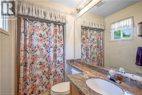 375 Silverbirch Boulevard, Hamilton, ON - Indoor Photo Showing Bathroom