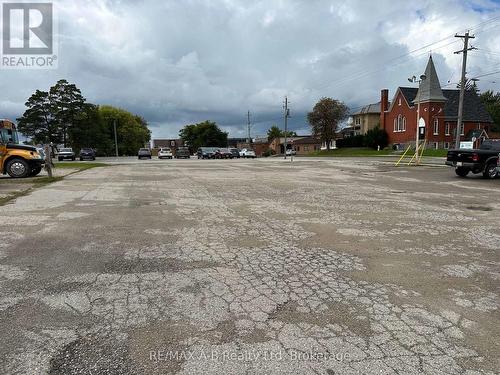 15 Mill Street E, Perth East (Milverton), ON 