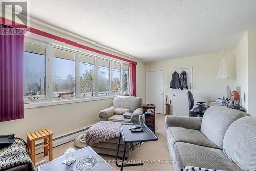 758 Cheapside Street, London East (East C), ON - Indoor Photo Showing Living Room