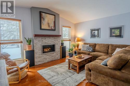 118 Seabrooke Drive, Ottawa, ON - Indoor Photo Showing Living Room With Fireplace