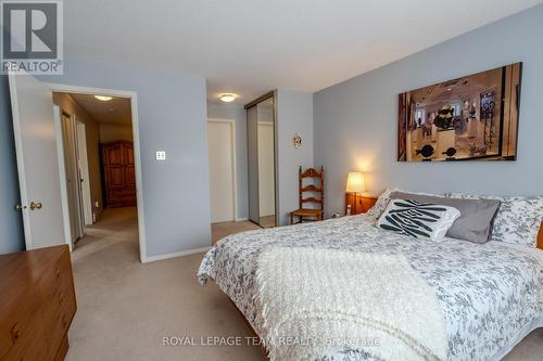 118 Seabrooke Drive, Ottawa, ON - Indoor Photo Showing Bedroom