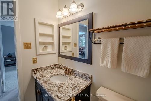 118 Seabrooke Drive, Ottawa, ON - Indoor Photo Showing Bathroom