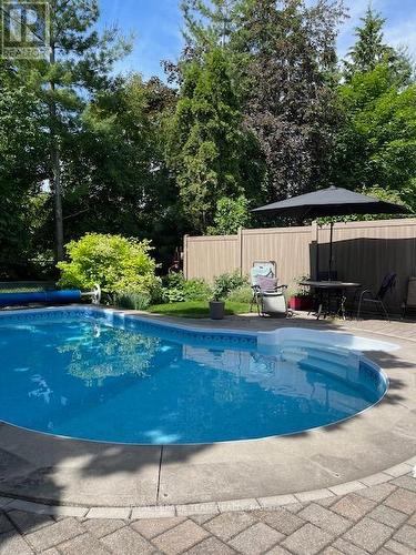 118 Seabrooke Drive, Ottawa, ON - Outdoor With In Ground Pool With Backyard