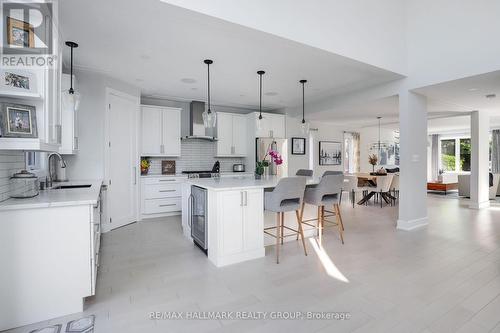 668 Mansfield Avenue, Ottawa, ON - Indoor Photo Showing Kitchen With Upgraded Kitchen