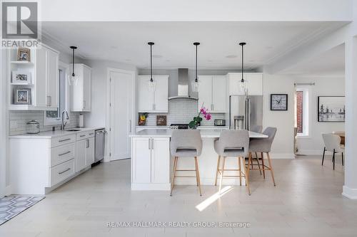 668 Mansfield Avenue, Ottawa, ON - Indoor Photo Showing Kitchen With Upgraded Kitchen