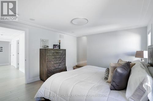 668 Mansfield Avenue, Ottawa, ON - Indoor Photo Showing Bedroom