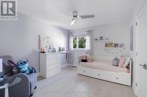 668 Mansfield Avenue, Ottawa, ON - Indoor Photo Showing Bedroom