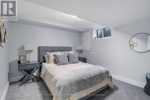 668 Mansfield Avenue, Ottawa, ON - Indoor Photo Showing Bedroom