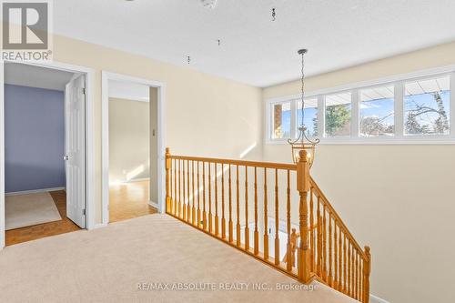 22 Banting Crescent, Ottawa, ON - Indoor Photo Showing Other Room