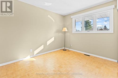 22 Banting Crescent, Ottawa, ON - Indoor Photo Showing Other Room