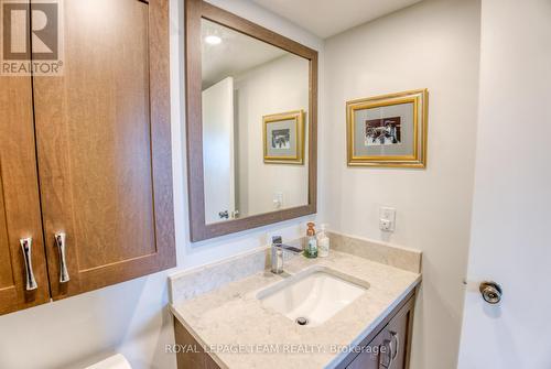 2006 - 1195 Richmond Road, Ottawa, ON - Indoor Photo Showing Bathroom